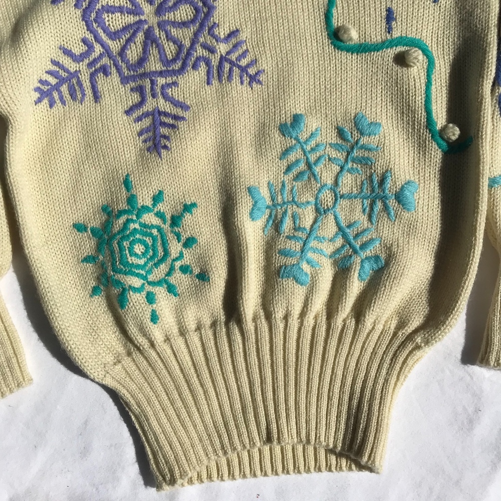 (5 for $20) Girls Obermeyer Cream Sweater VGC - Picture 2 of 8